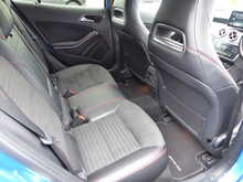 Mercedes-Benz GLA GLA220d AMG Line 