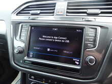 Volkswagen Tiguan TDI BlueMotion Tech SE Navigation 