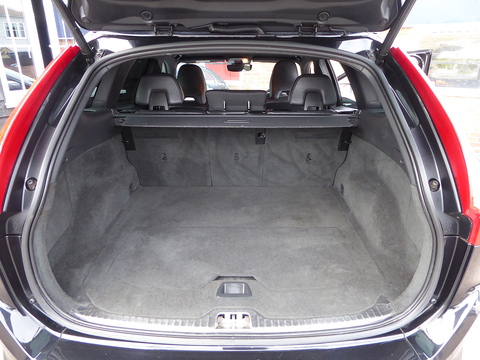 2.4 D5 R-Design Lux Nav SUV 5dr Diesel Geartronic AWD Euro 5 (215 ps)