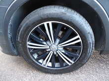 Volkswagen Tiguan TDI BlueMotion Tech SE Navigation 