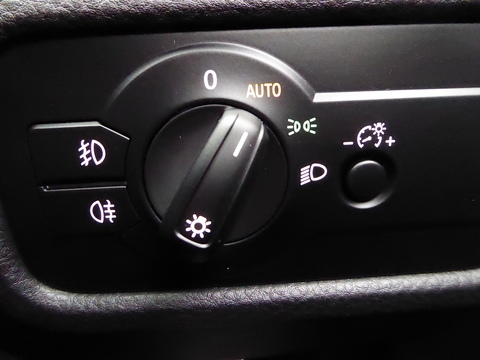 3.0 TDI V6 BlueMotion Tech R-Line SUV 5dr Diesel Tiptronic 4WD Euro 6 (s/s) (204 ps)