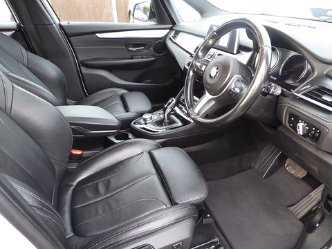 2.0 220d M Sport MPV 5dr Diesel Auto Euro 6 (s/s) (190 ps)