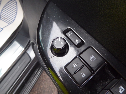 2.4 D-4D Invincible X Pickup Double Cab 4dr Diesel Manual 4WD Euro 6 (s/s) (TSS, 3.5t) (150 ps)