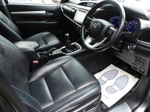 2.4 D-4D Invincible X Pickup Double Cab 4dr Diesel Manual 4WD Euro 6 (s/s) (TSS, 3.5t) (150 ps)