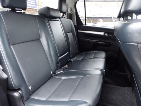 2.4 D-4D Invincible X Pickup Double Cab 4dr Diesel Manual 4WD Euro 6 (s/s) (TSS, 3.5t) (150 ps)