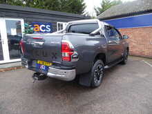 Toyota Hilux D-4D Invincible X 