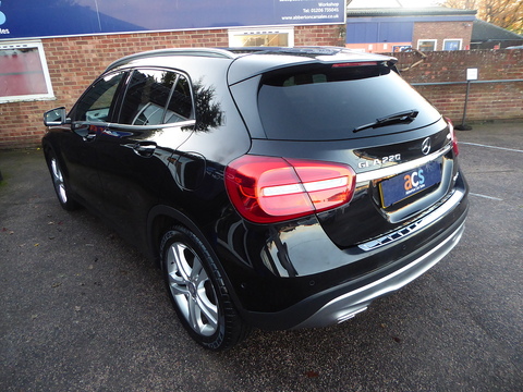 2.1 GLA220 CDI SE SUV 5dr Diesel 7G-DCT 4MATIC Euro 6 (s/s) (170 ps)