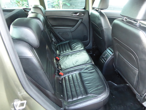 2.0 TDI Elegance Outdoor 5dr Diesel DSG 4WD Euro 5 (170 ps)