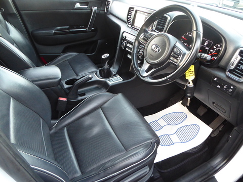 2.0 CRDi KX-3 SUV 5dr Diesel Manual AWD Euro 6 (134 bhp)