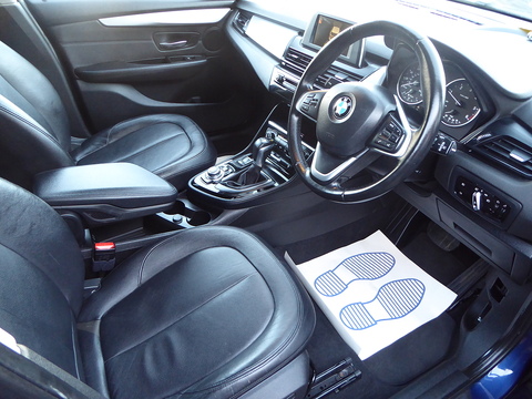 2.0 218d SE MPV 5dr Diesel Auto Euro 6 (s/s) (150 ps)