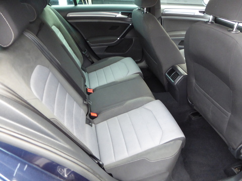 2.0 TDI BlueMotion Tech R-Line Edition Hatchback 5dr Diesel Manual Euro 6 (s/s) (150 ps)