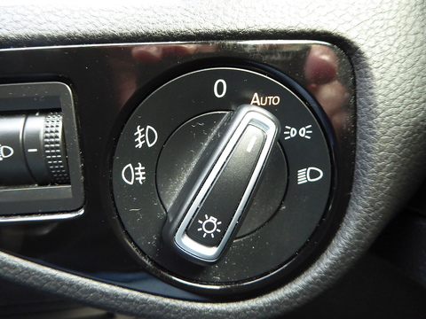 2.0 TDI BlueMotion Tech R-Line Edition Hatchback 5dr Diesel Manual Euro 6 (s/s) (150 ps)