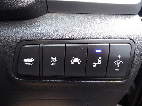 2.0 CRDi Premium SE SUV 5dr Diesel Manual 4WD Euro 6 (136 ps)