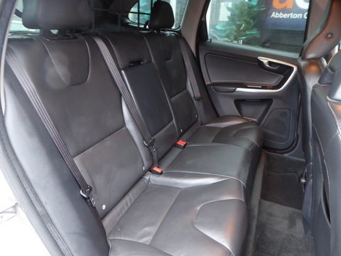 2.4 D5 SE Lux Nav SUV 5dr Diesel Manual AWD Euro 5 (s/s) (215 ps)