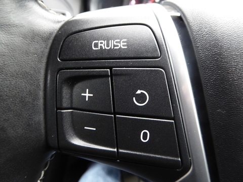 2.4 D5 R-Design Nav SUV 5dr Diesel Auto AWD Euro 6 (s/s) (220 ps)