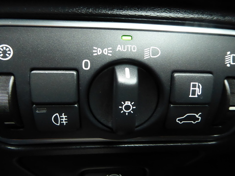 2.4 D5 R-Design Nav SUV 5dr Diesel Auto AWD Euro 6 (s/s) (220 ps)