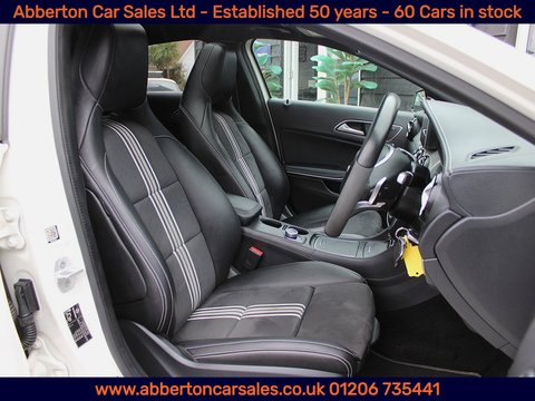 2.1 A220d WhiteArt (Premium Plus) Hatchback 5dr Diesel 7G-DCT Euro 6 (s/s) (177 ps)