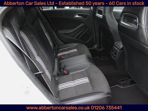 2.1 A220d WhiteArt (Premium Plus) Hatchback 5dr Diesel 7G-DCT Euro 6 (s/s) (177 ps)