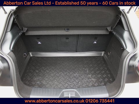 2.1 A220d WhiteArt (Premium Plus) Hatchback 5dr Diesel 7G-DCT Euro 6 (s/s) (177 ps)