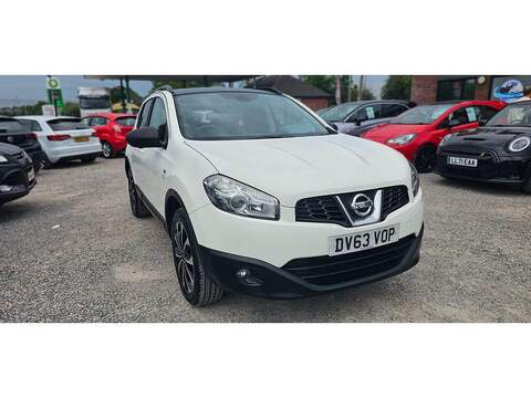 Nissan Qashqai 1.2 TCe Signature Nav SUV 5dr Petrol Manual Euro 6 (s/s) (130 ps)
