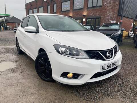 Nissan Pulsar 1.2 PureTech XS White Hatchback 5dr Petrol Manual Euro 6 (82 ps)