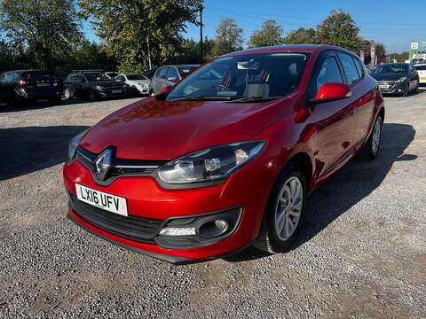Renault Megane 1.5 dCi Dynamique Nav Hatchback 5dr Diesel Manual Euro 6 (s/s) (110 ps) - U184008
