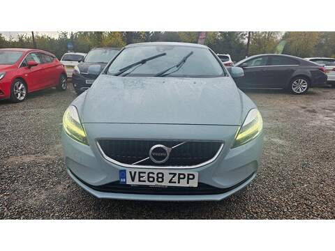 Volvo V40 2.0 D2 Momentum Nav Plus Hatchback 5dr Diesel Auto Euro 6 (s/s) (120 ps) - U184039
