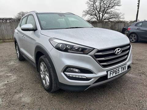Hyundai TUCSON 2.0 TDI BlueMotion Tech R-Line SUV 5dr Diesel DSG 4WD Euro 5 (s/s) (Nav) (140 ps)
