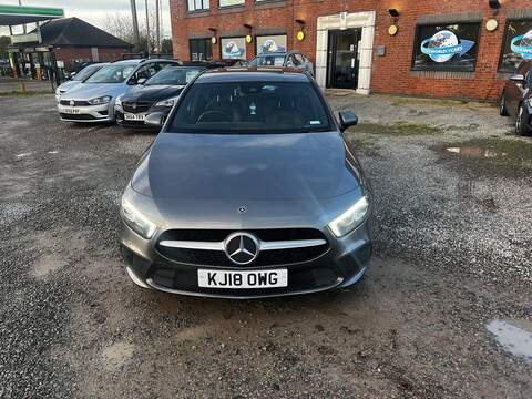 Mercedes-Benz A Class 1.5 A180d Sport (Executive) Hatchback 5dr Diesel 7G-DCT Euro 6 (s/s) (116 ps) - U184313