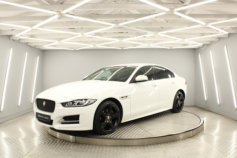 Jaguar XE 2.0d R-Sport Saloon 4dr Diesel Auto Euro 6 (s/s) (180 ps) - U12231