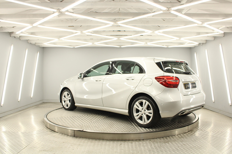 Mercedes-Benz A Class 1.5 A180d Sport (Executive) Hatchback 5dr Diesel 7G-DCT Euro 6 (s/s) (109 ps) - U12768