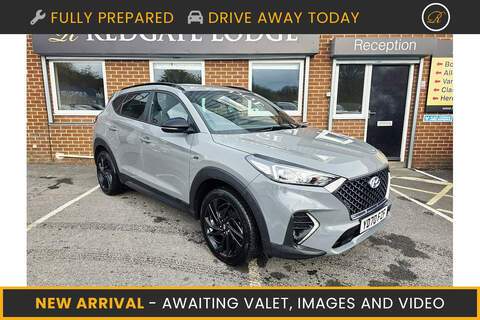 Hyundai TUCSON 2.0 CRDi Premium SUV 5dr Diesel Auto 4WD Euro 6 (136 ps)