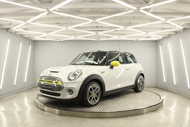 MINI Electric Hatch Cooper SE 32.6kWh Level 3 Hatchback 3dr Electric Auto (184 ps) - U12942