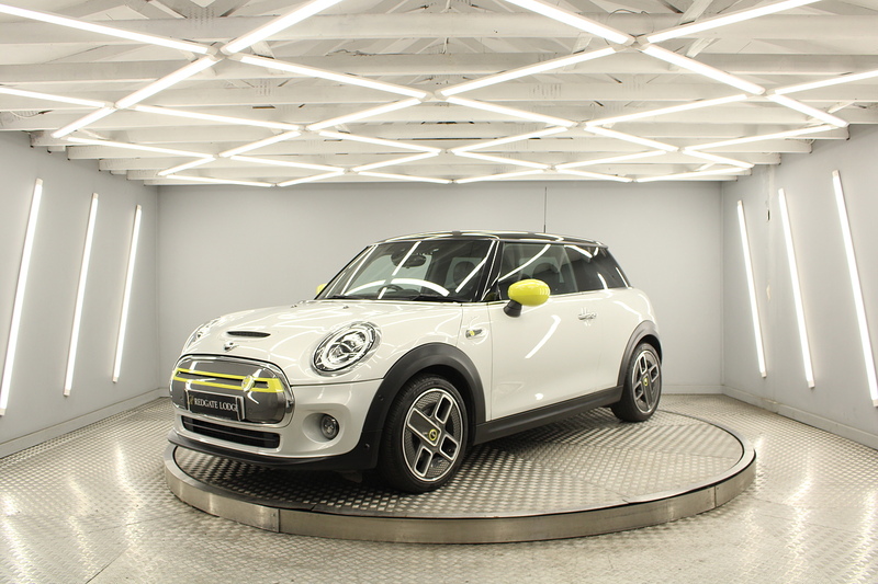 MINI Electric Hatch Cooper SE 32.6kWh Level 3 Hatchback 3dr Electric Auto (184 ps) - U12942