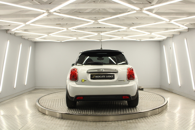 MINI Electric Hatch Cooper SE 32.6kWh Level 3 Hatchback 3dr Electric Auto (184 ps) - U12942