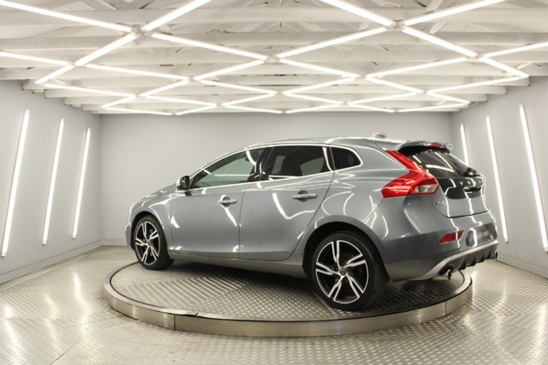 Volvo V40 2.0 D3 R-Design Nav Plus Hatchback 5dr Diesel Manual Euro 6 (s/s) (150 ps) - U12978