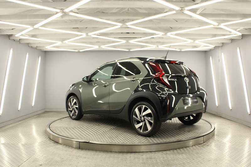 Toyota Aygo X 1.0 VVT-i Edge Hatchback 5dr Petrol Manual Euro 6 (s/s) (72 ps) - U13076