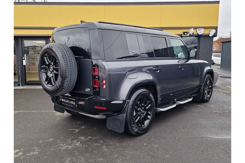 Land Rover Defender 110 3.0 D250 MHEV X-Dynamic S SUV 5dr Diesel Auto 4WD Euro 6 (s/s) (250 ps) - U13110