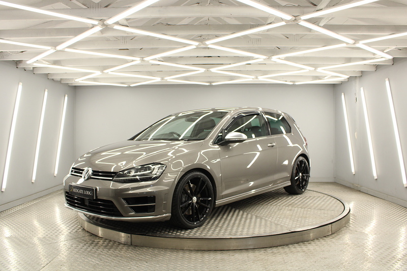 Volkswagen Golf 2.0 TSI BlueMotion Tech R Hatchback 3dr Petrol DSG 4Motion Euro 6 (s/s) (300 ps) - U13176