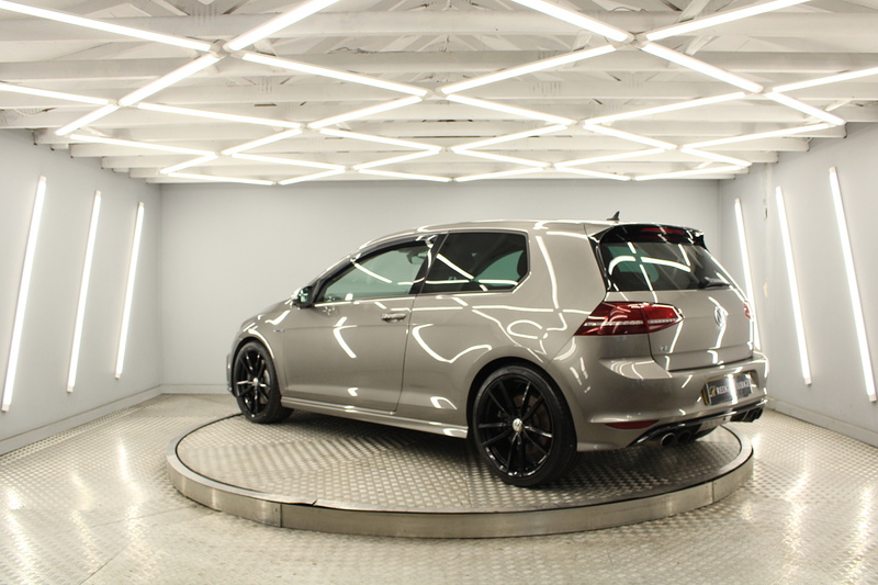 Volkswagen Golf 2.0 TSI BlueMotion Tech R Hatchback 3dr Petrol DSG 4Motion Euro 6 (s/s) (300 ps) - U13176