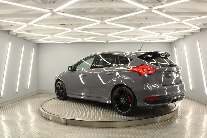 Ford Focus T EcoBoost ST-3 Hatchback 2.0 Manual Petrol - U13257