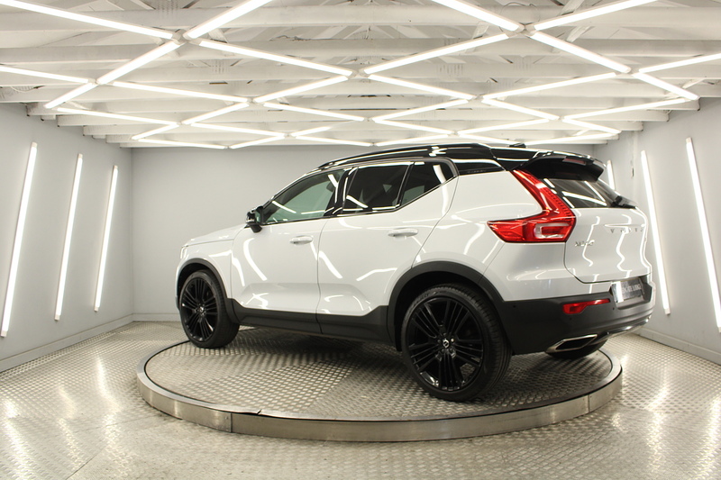 Volvo XC40 2.0 T5 R-Design Pro SUV 5dr Petrol Auto AWD Euro 6 (s/s) (247 ps) - U13396