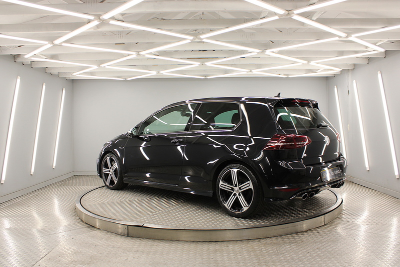 Volkswagen Golf 2.0 TSI BlueMotion Tech R Hatchback 3dr Petrol DSG 4Motion Euro 6 (s/s) (300 ps) - U13455