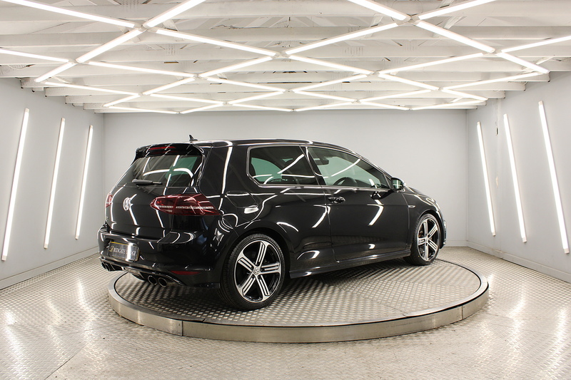 Volkswagen Golf 2.0 TSI BlueMotion Tech R Hatchback 3dr Petrol DSG 4Motion Euro 6 (s/s) (300 ps) - U13455