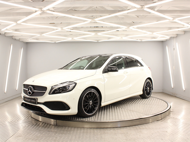 Mercedes-Benz A Class 2.1 A200d AMG Line (Premium Plus) Hatchback 5dr Diesel 7G-DCT Euro 6 (s/s) (136 ps) - U13615