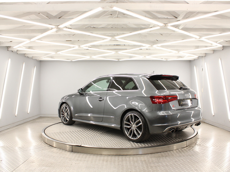 Audi S3 2.0 TFSI Hatchback 3dr Petrol S Tronic quattro Euro 6 (s/s) (300 ps) - U13708