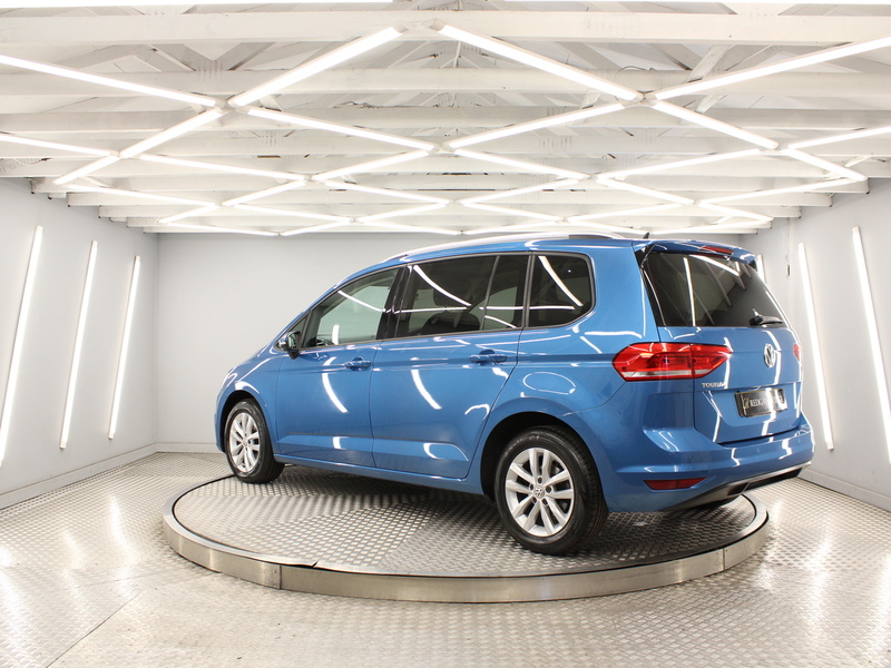 Volkswagen Touran 1.6 TDI SE Family MPV 5dr Diesel DSG Euro 6 (s/s) (115 ps) - U13749