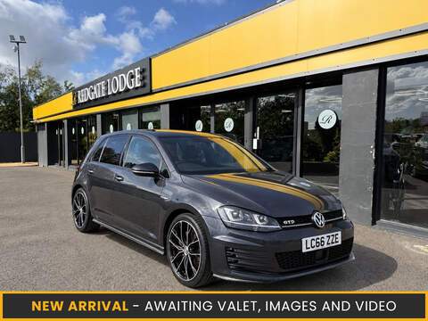 Volkswagen Golf 2.0 TSI BlueMotion Tech R Hatchback 5dr Petrol Manual 4Motion Euro 6 (s/s) (300 ps)