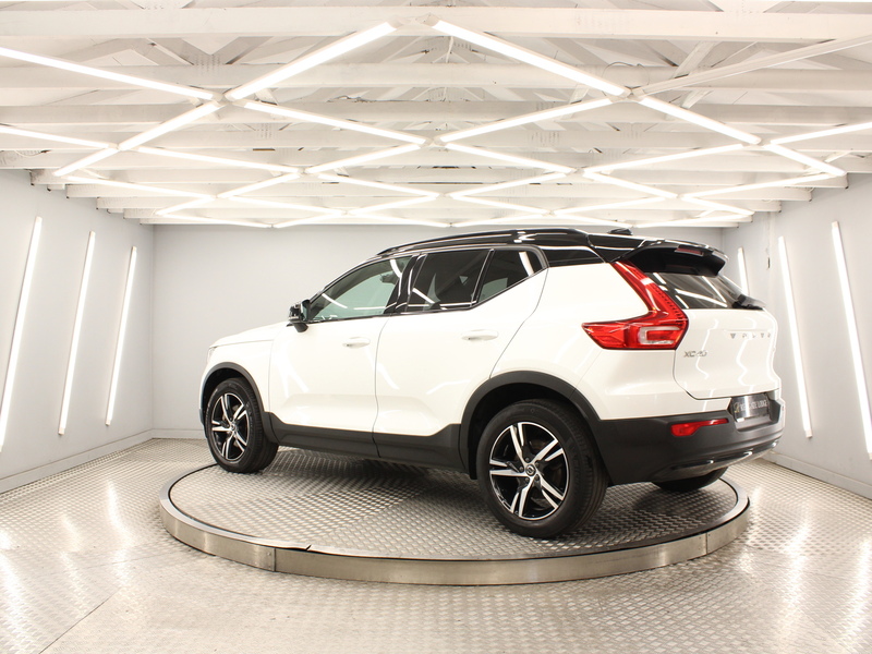 Volvo XC40 2.0 B5 MHEV R-Design SUV 5dr Petrol Hybrid Auto AWD Euro 6 (s/s) (250 ps) - U13958