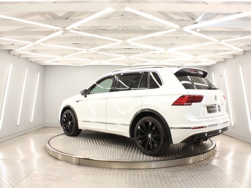 Volkswagen Tiguan 2.0 TDI R-Line SUV 5dr Diesel DSG 4Motion Euro 6 (s/s) (190 ps) - U13973